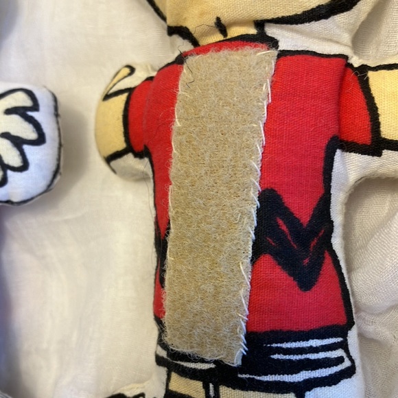 Two Vintage Mini Charlie Brown Pillows - Picture 7 of 9